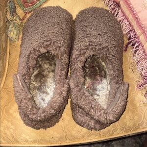 Kohl's Brown Fuzzy Slippers